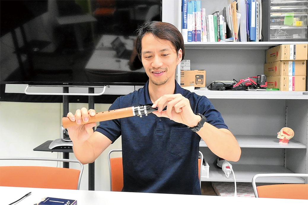 From 朝日新聞　